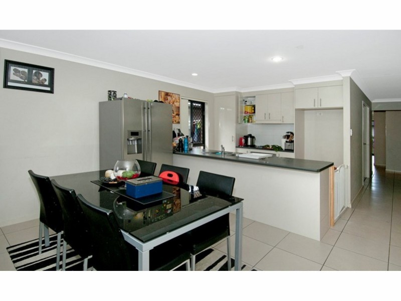 18 Coalstoun Crossing, Waterford QLD 4133