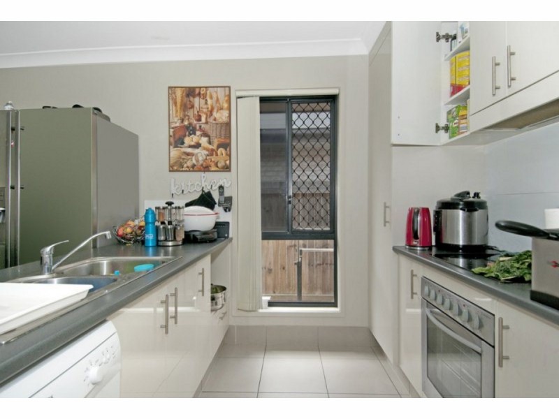 18 Coalstoun Crossing, Waterford QLD 4133