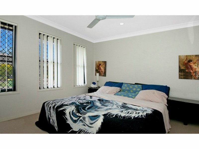 18 Coalstoun Crossing, Waterford QLD 4133