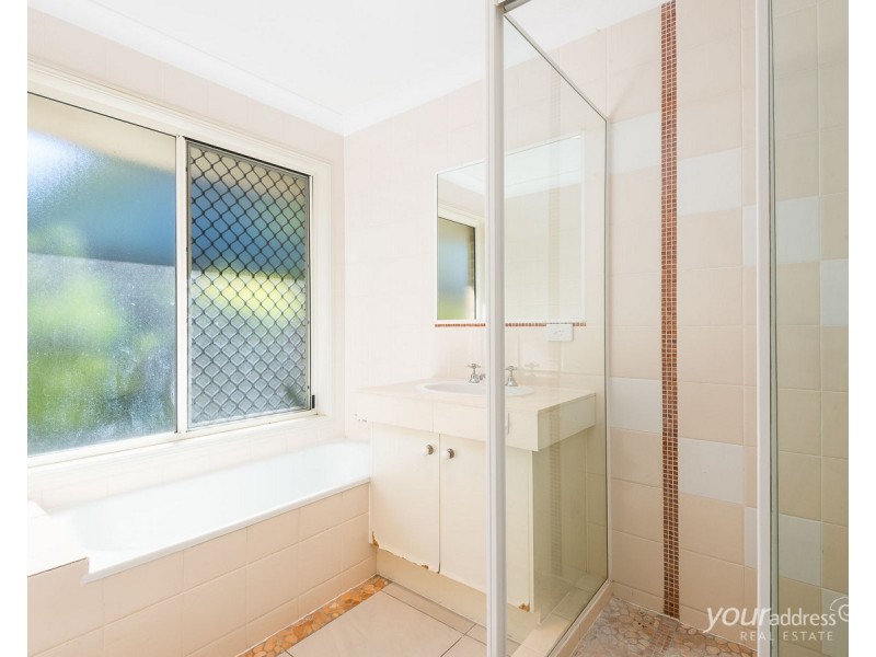 6 Watkinsia Court, Regents Park QLD 4118
