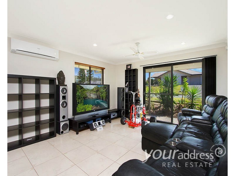 1/1 Wyndham Circuit, Holmview QLD 4207
