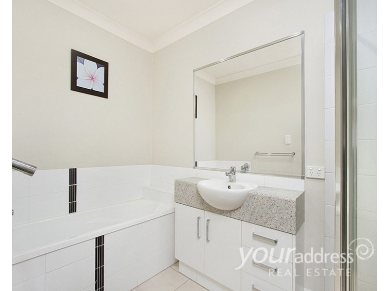 1/1 Wyndham Circuit, Holmview QLD 4207