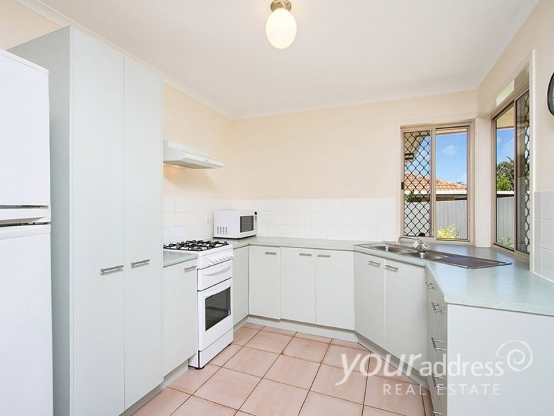 76 Bottlebrush Drive, Regents Park QLD 4118