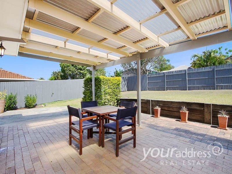 76 Bottlebrush Drive, Regents Park QLD 4118