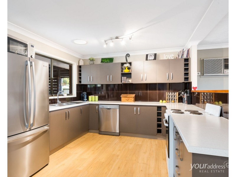 9 Cosway Street, Hillcrest QLD 4118