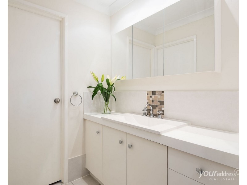 9 Cosway Street, Hillcrest QLD 4118