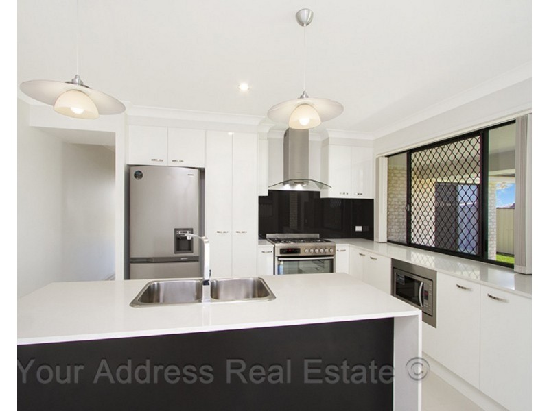 4 Bosewell Street, Regents Park QLD 4118