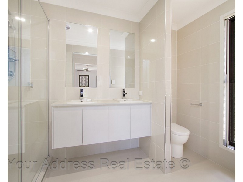 4 Bosewell Street, Regents Park QLD 4118