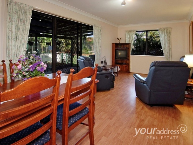 6 Bushland Drive, Regents Park QLD 4118