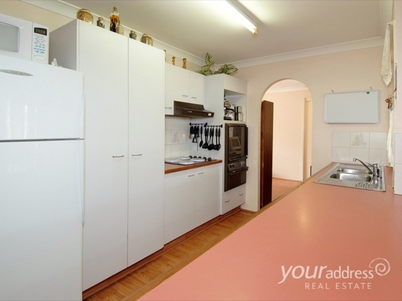 6 Bushland Drive, Regents Park QLD 4118
