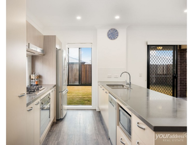 12 Bonn Street, Greenbank QLD 4124