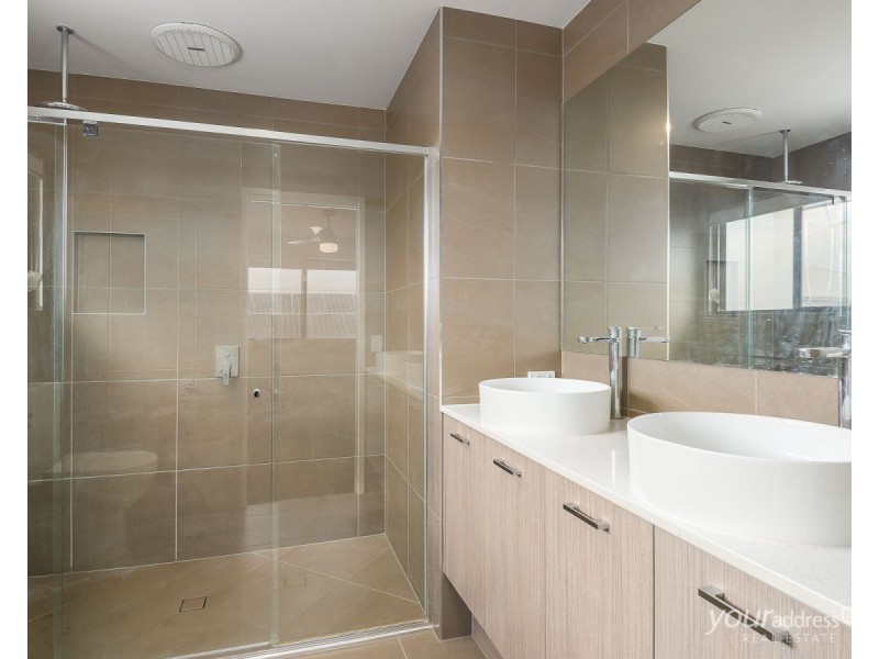 12 Bonn Street, Greenbank QLD 4124