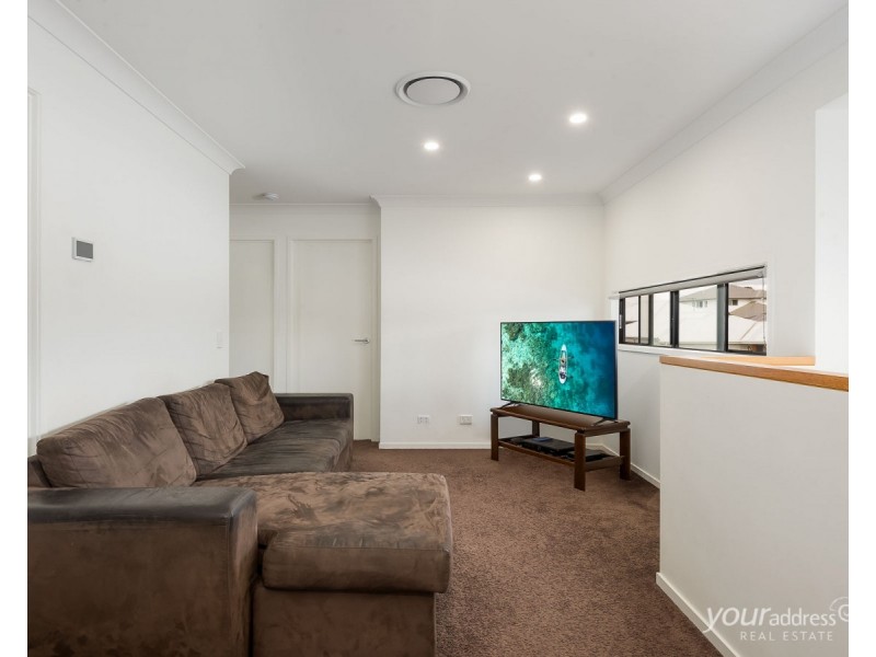 12 Bonn Street, Greenbank QLD 4124