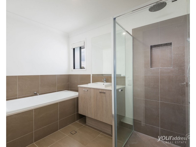 12 Bonn Street, Greenbank QLD 4124