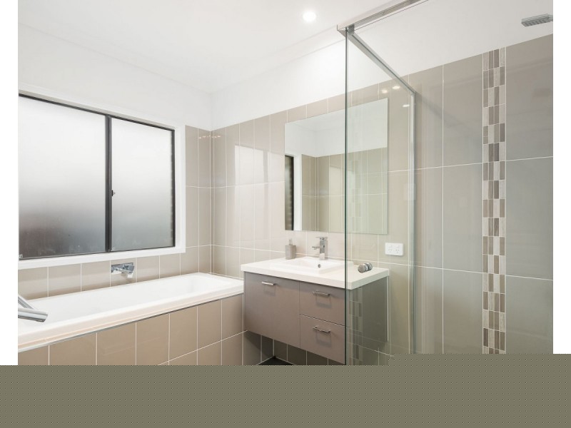 11 Gumview Close, Regents Park QLD 4118