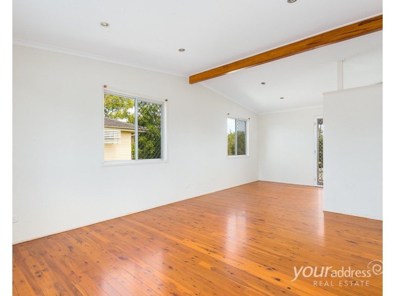 135 Waratah Drive, Crestmead QLD 4132