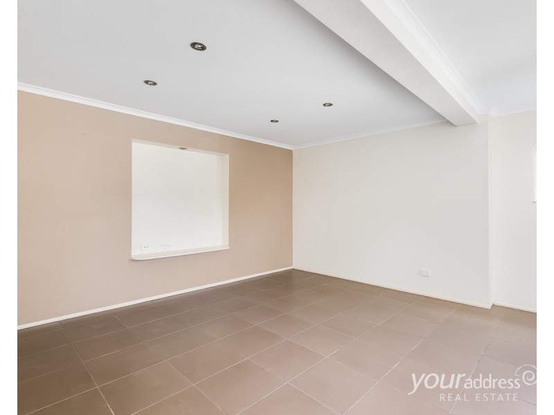 135 Waratah Drive, Crestmead QLD 4132