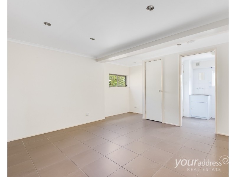 135 Waratah Drive, Crestmead QLD 4132