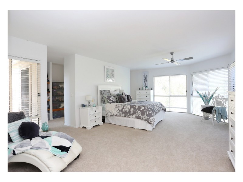 373 Wuraga Road, Bahrs Scrub QLD 4207