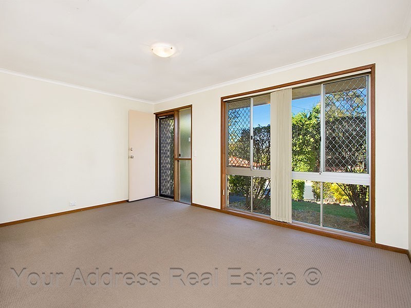 32 Dracon Street, Regents Park QLD 4118