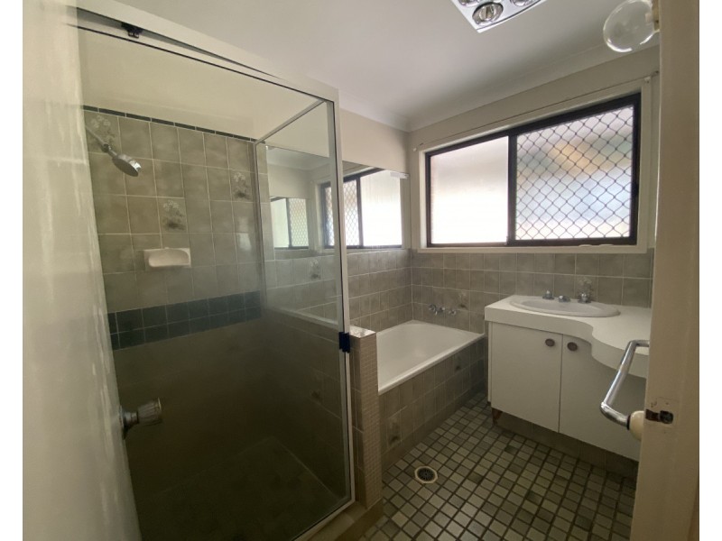 40 Dracon Street, Regents Park QLD 4118