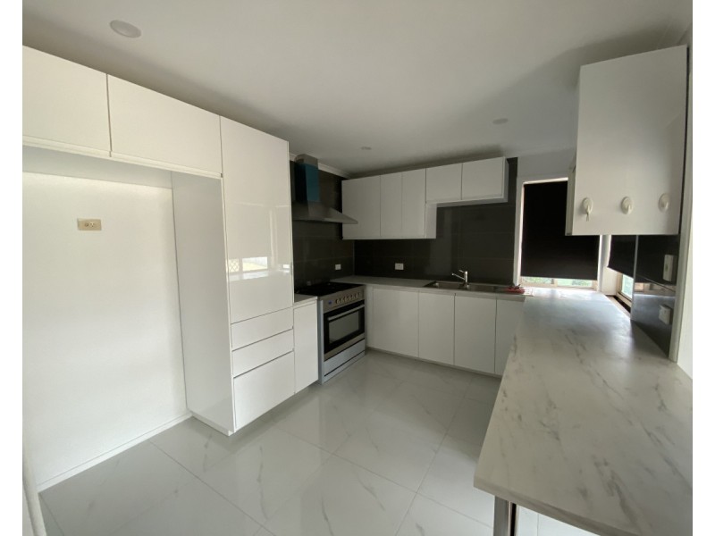 76 Bottlebrush Drive, Regents Park QLD 4118