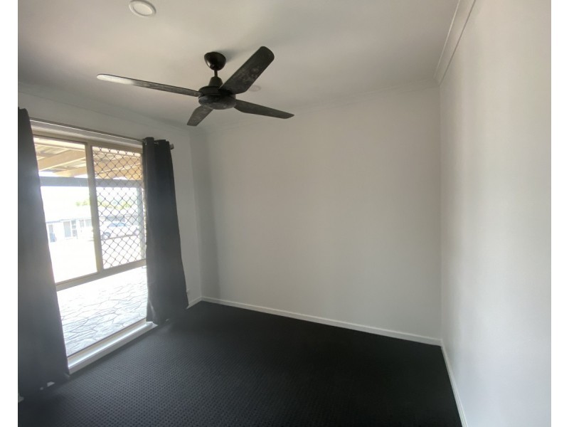 76 Bottlebrush Drive, Regents Park QLD 4118