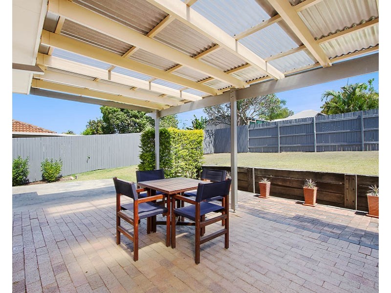 76 Bottlebrush Drive, Regents Park QLD 4118