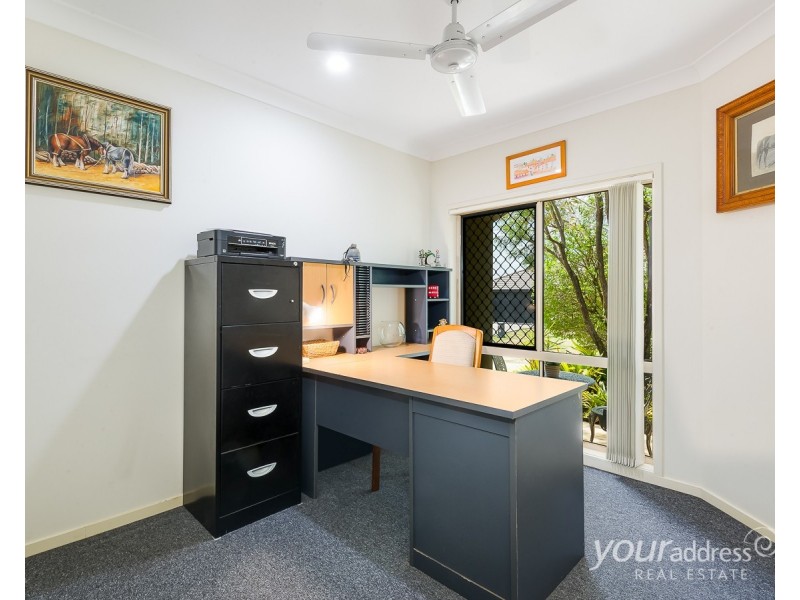 10 Chaka Street, Hillcrest QLD 4118