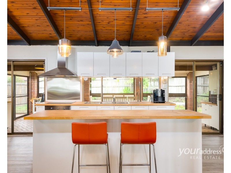 1 Lyra Court, Regents Park QLD 4118