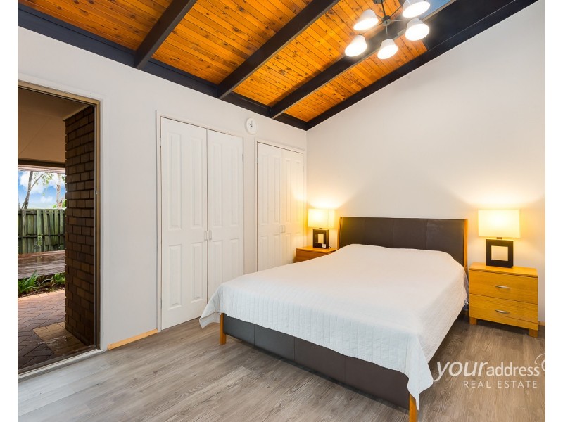 1 Lyra Court, Regents Park QLD 4118