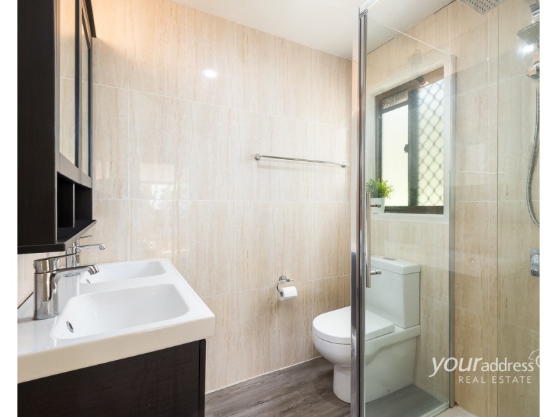 1 Lyra Court, Regents Park QLD 4118