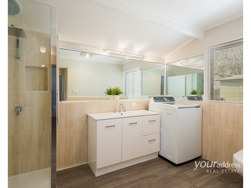 1 Lyra Court, Regents Park QLD 4118