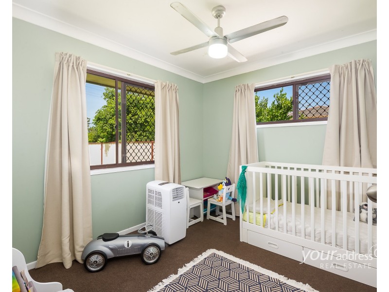 7 Watling Street, Hillcrest QLD 4118