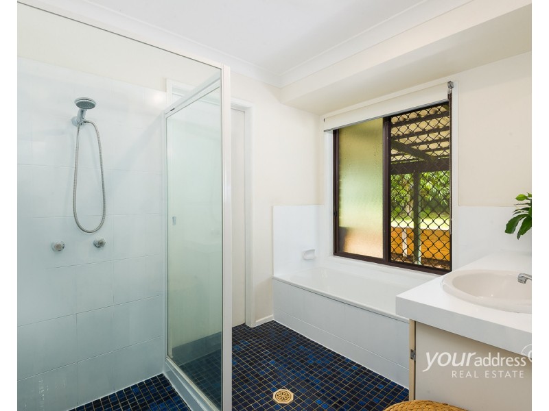 7 Watling Street, Hillcrest QLD 4118