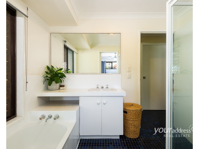 7 Watling Street, Hillcrest QLD 4118