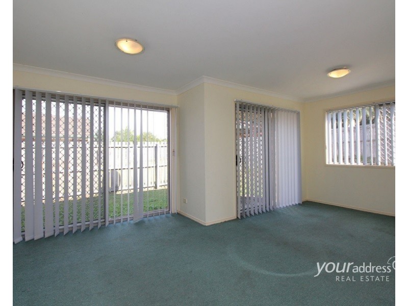 8 Park Close, Hillcrest QLD 4118