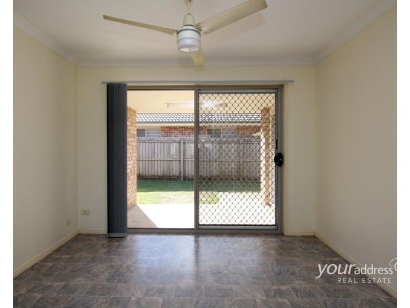 8 Park Close, Hillcrest QLD 4118