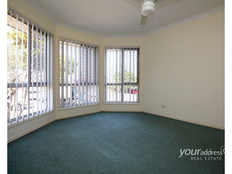 8 Park Close, Hillcrest QLD 4118