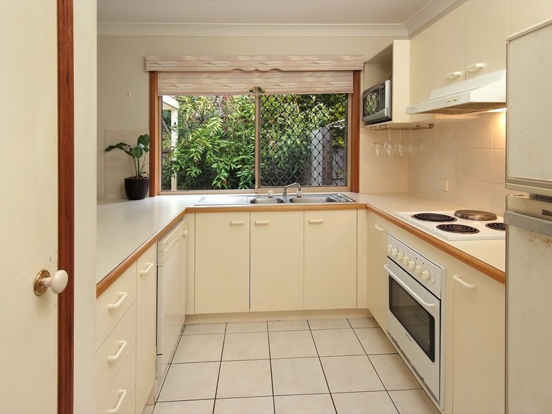 16 Serrata Circuit, Forest Lake QLD 4078