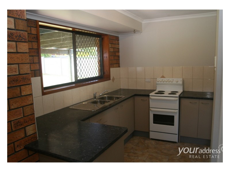 16 Bennett Drive, Regents Park QLD 4118