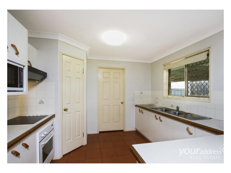 15 Solandra Circuit, Regents Park QLD 4118