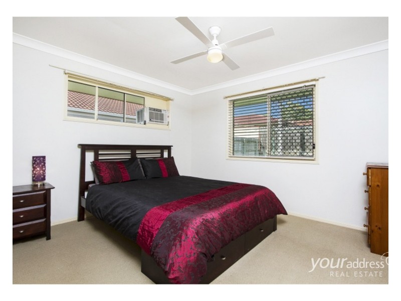 15 Solandra Circuit, Regents Park QLD 4118