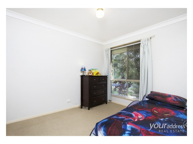 15 Solandra Circuit, Regents Park QLD 4118
