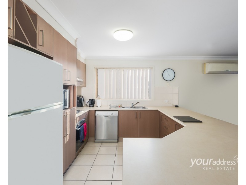 8 Zoe Place, Hillcrest QLD 4118