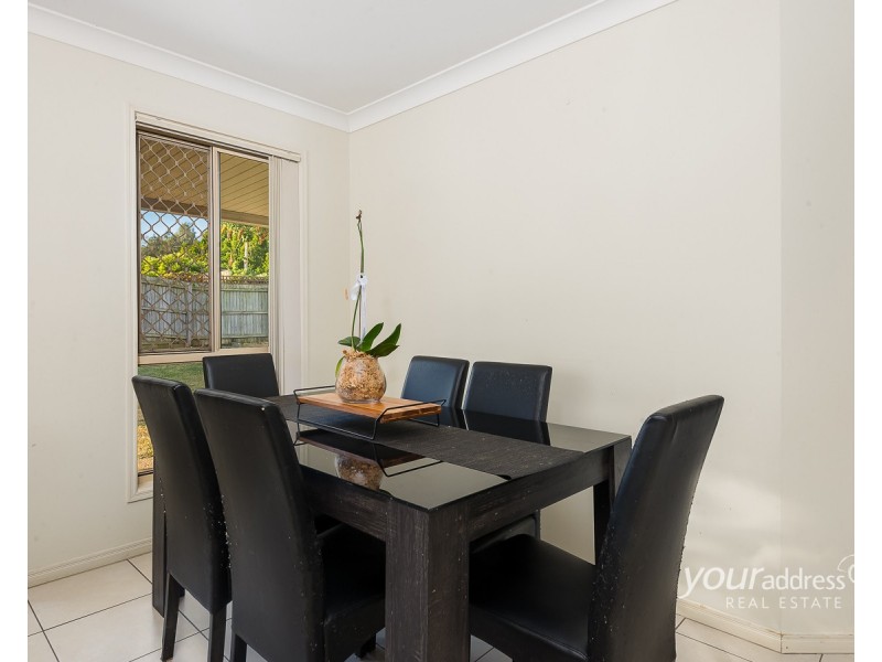 8 Zoe Place, Hillcrest QLD 4118