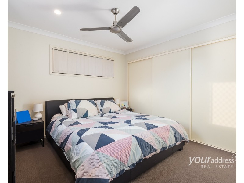 8 Zoe Place, Hillcrest QLD 4118