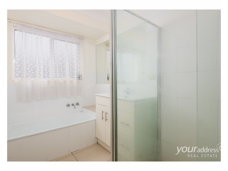 24 Indica Crescent, Regents Park QLD 4118