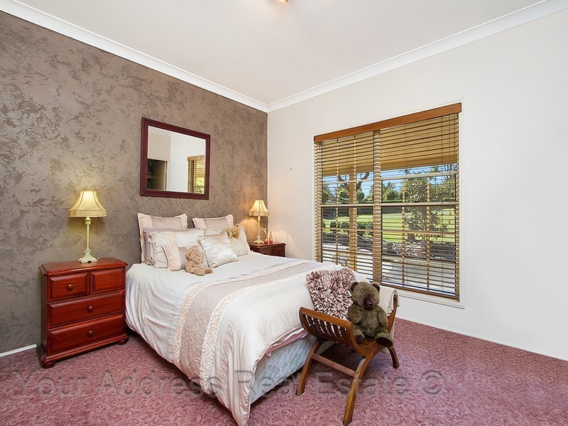 34 Dalkeith Court, Park Ridge South QLD 4125