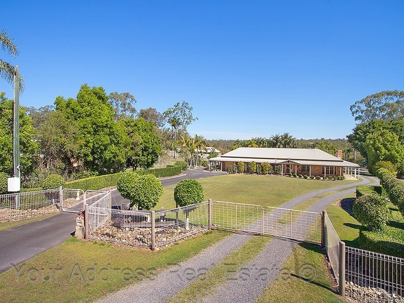 34 Dalkeith Court, Park Ridge South QLD 4125